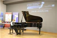 Image: Wyróżnienie dla Jakuba Adamczaka w Konkursie Pianistycznym