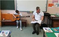 Image: Gitarowe spotkanie w klasie 1b