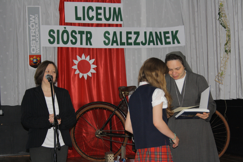 Szkoła Sióstr Salezjanek Ostrów Wlkp Publiczne Liceum Ogólnokształcące Sióstr Salezjanek w Ostrowie